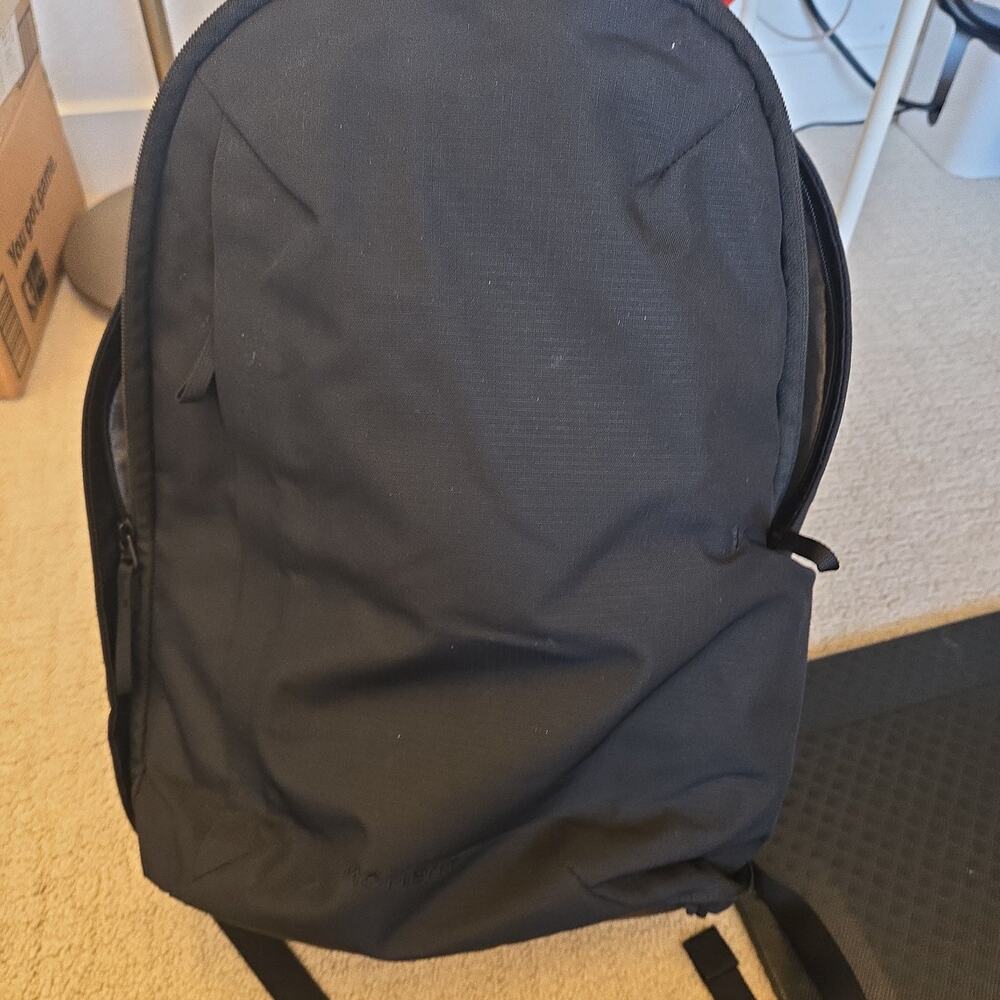 Moment Everything 17L Daypack Backpack, Black